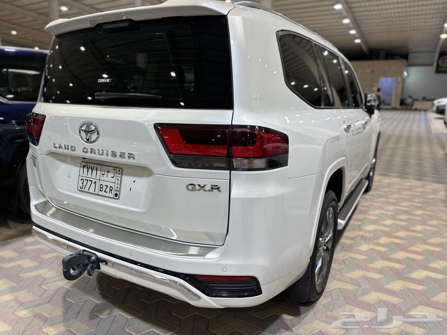 لاندكروزر 2023 سعودي ديزل L4 بحاله الوكاله64367420401283114