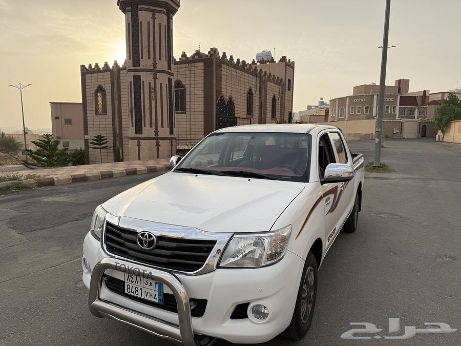 تويوتا هايلوكس 2014 غمارتين مخززن عداد 37 الف وكالة64372067399938110