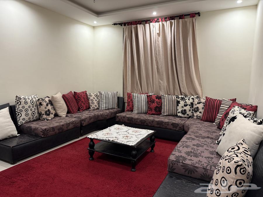 Sofa connected with star, carpet, and table64145226333569111