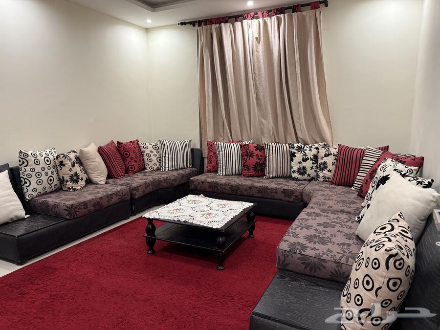 Sofa connected with star, carpet, and table64145226333569110