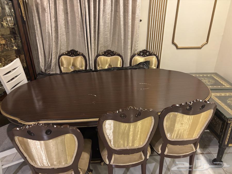Dining table and 6 chairs, two glass tables64141927750787112
