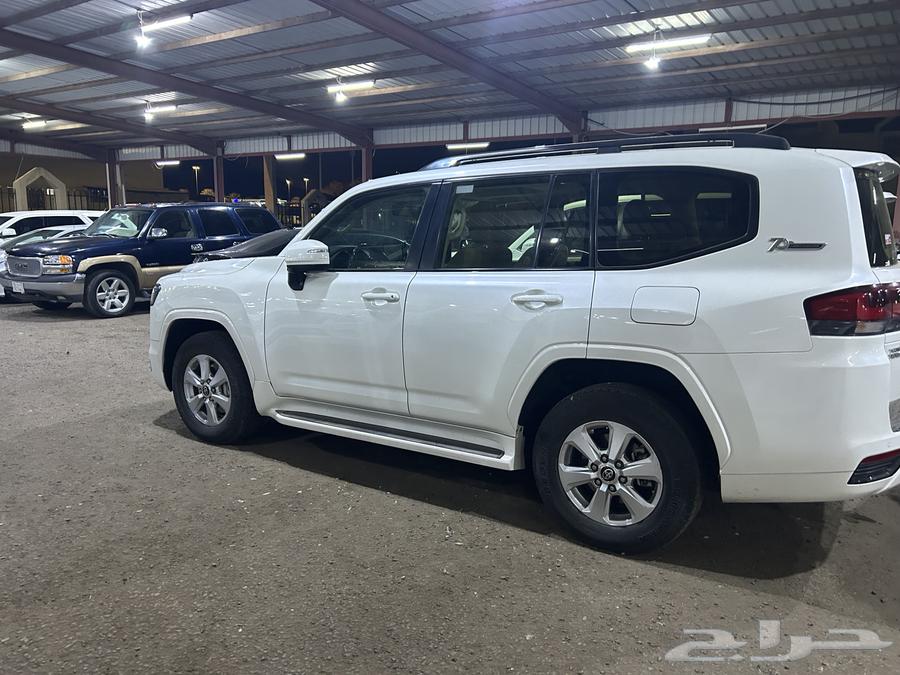 جيب تويوتا64370597514241110