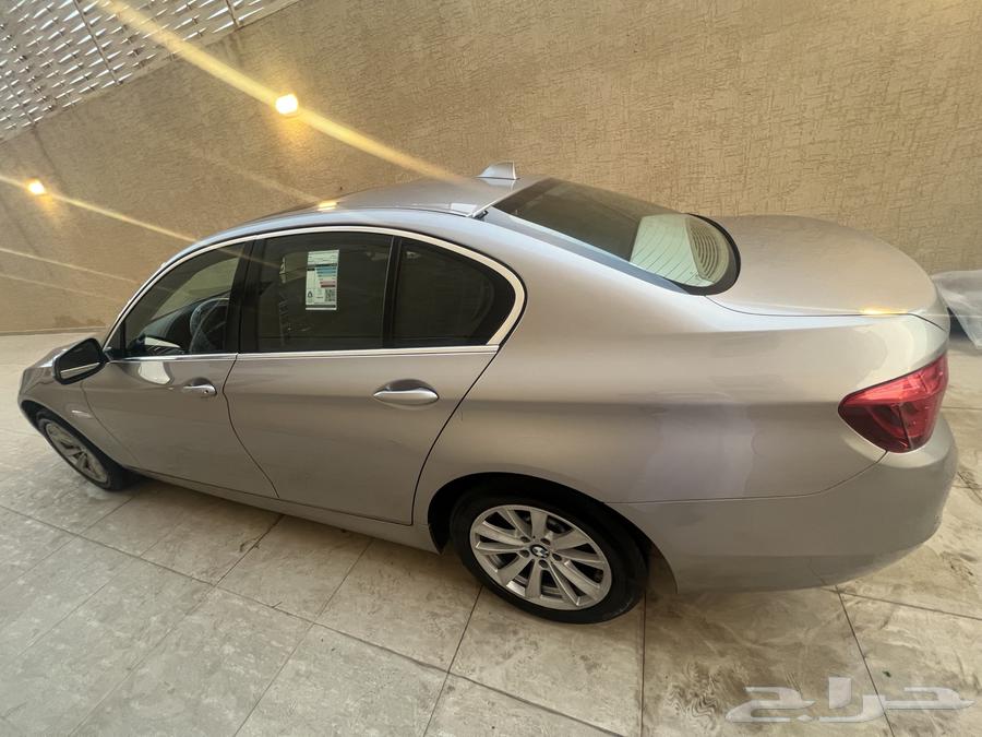 لون مميز جد ا 2016 BMW 520i للبيع بي إم دبليو64369630437249114