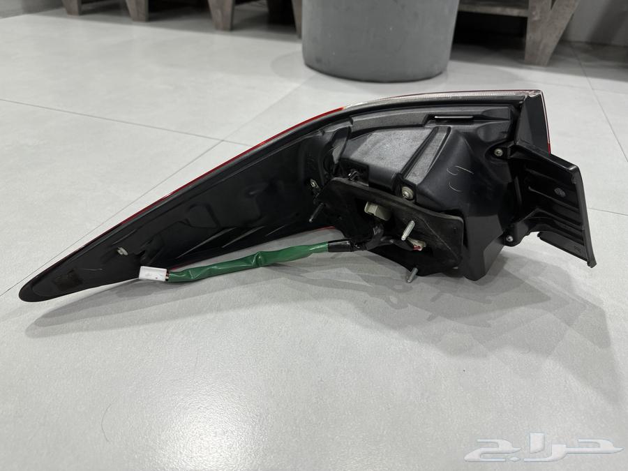 اسطب لكزس ES موديل 2013 - 2015 ركن يمين أصلي نظيف64360376725249113