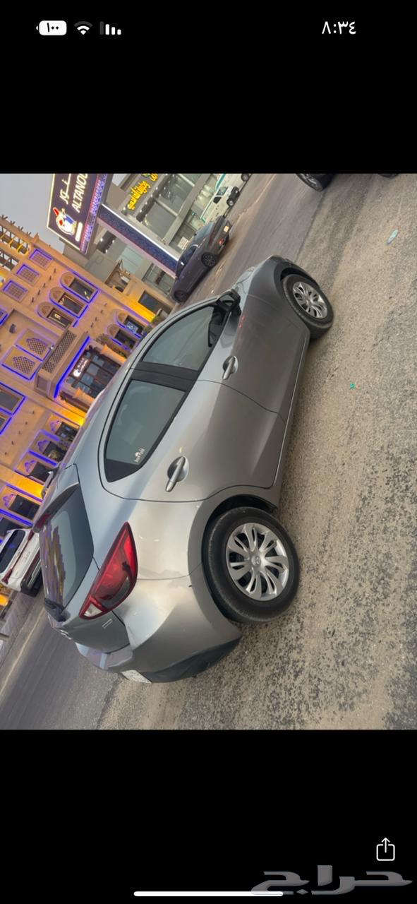 للبيع مازدا 2 هاتشباك 2016 نظيف جدا64371191119491112
