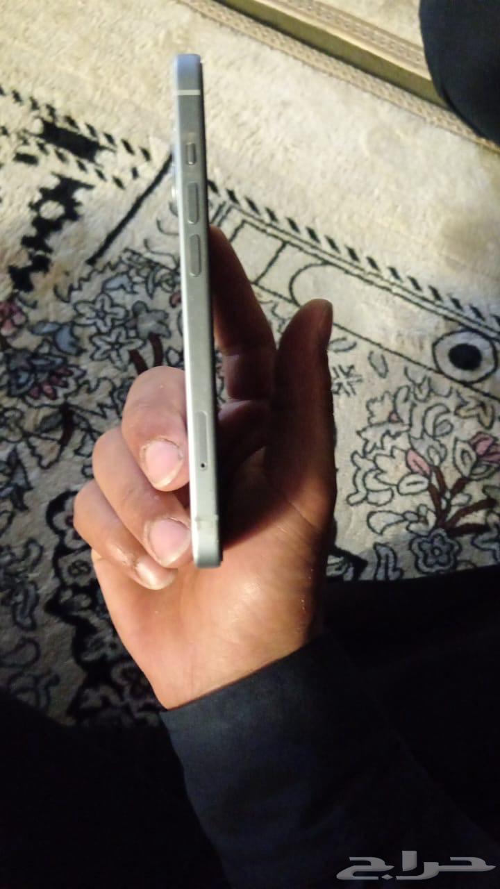 جوال ايفون 15 عادي نضيف حالة البطاريه 8364141543047553113