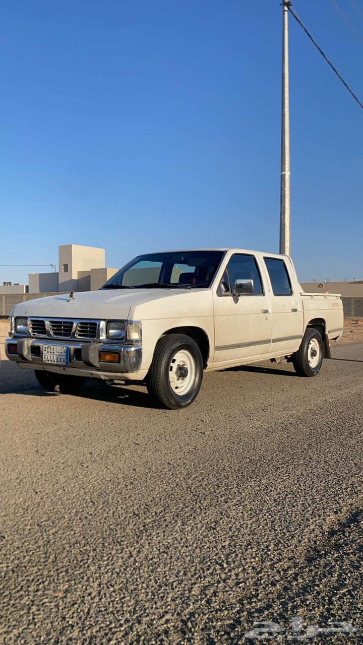 Two 93 Datsun cars for sale, condition automatic transmission, engine chassis, French parts, everything64372200063235110