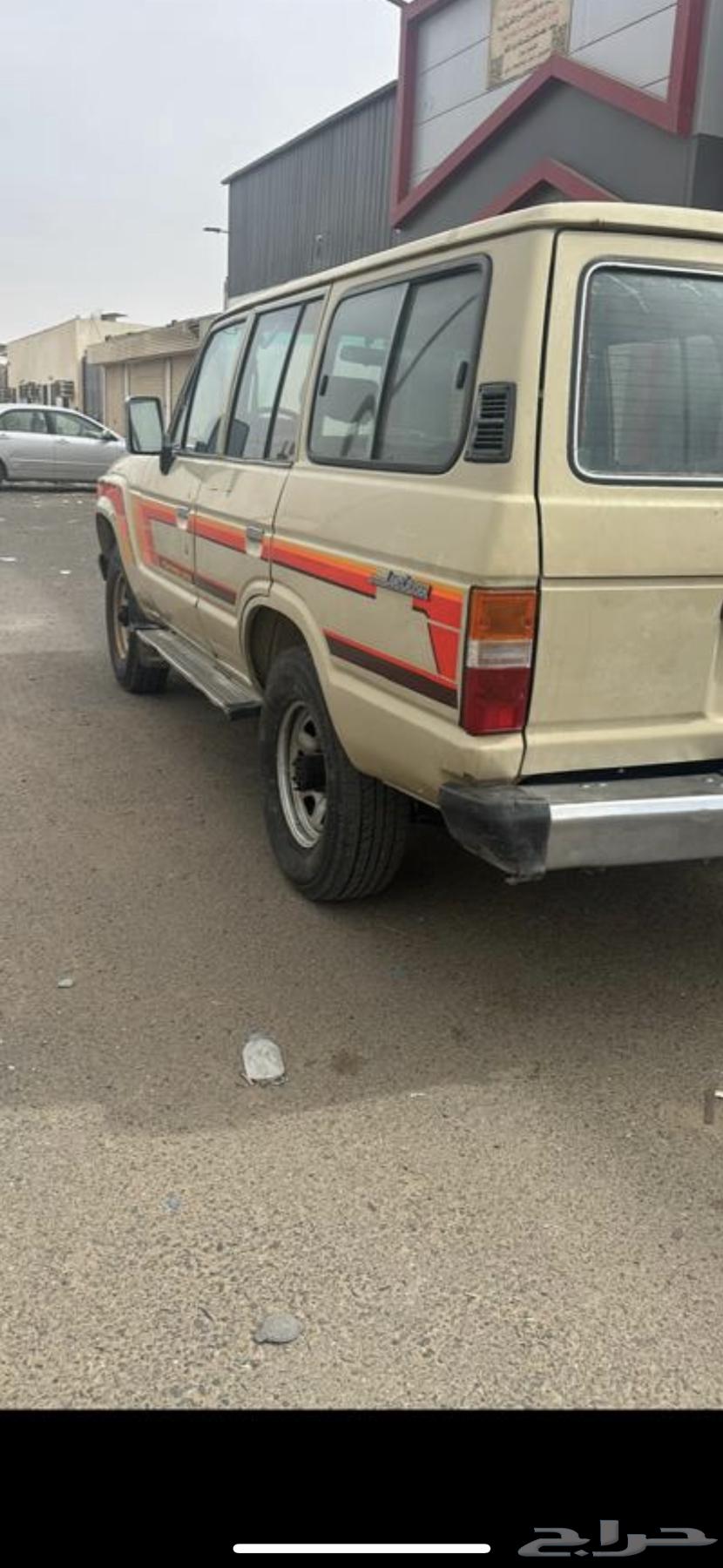 صالون 85 للبيع مسقط64364639883138112