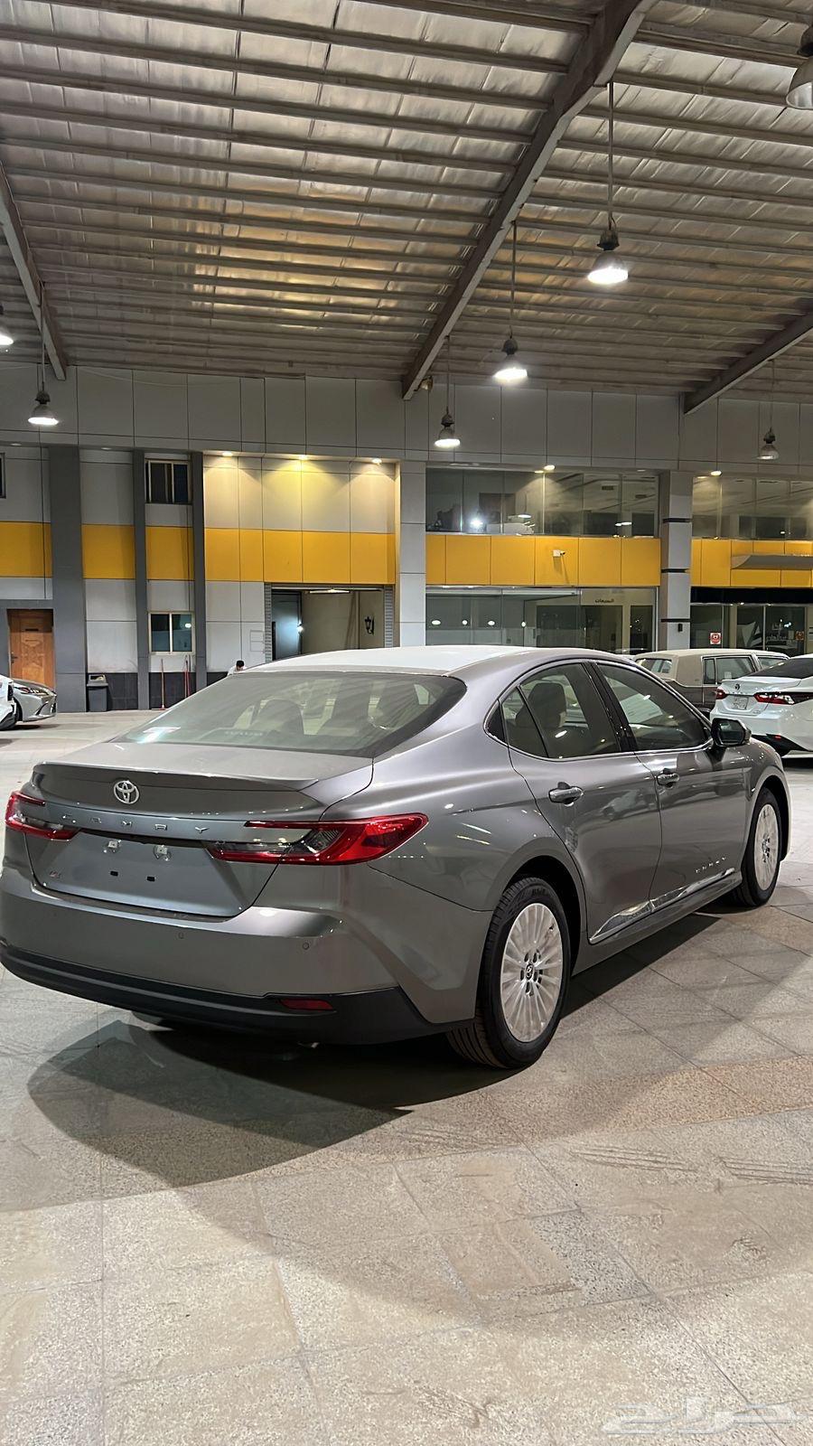 كامري LE زيرو بنزين اللون تيتانيوم (( تم البيع))64369732870658114