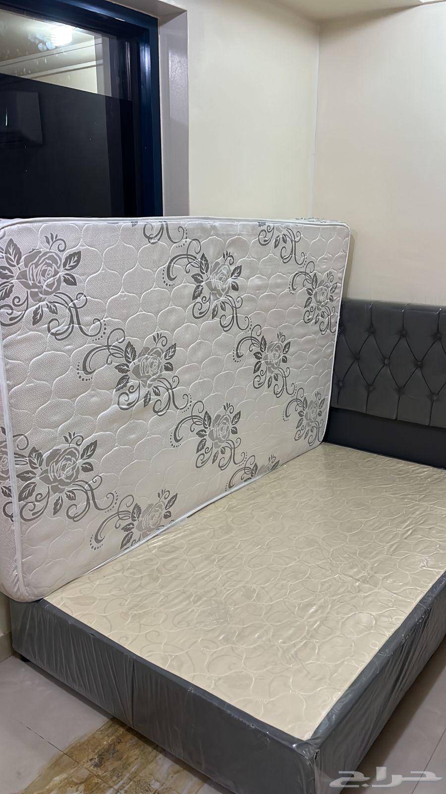Bed with mattress, pillow, and blanket for sale64141930563715112
