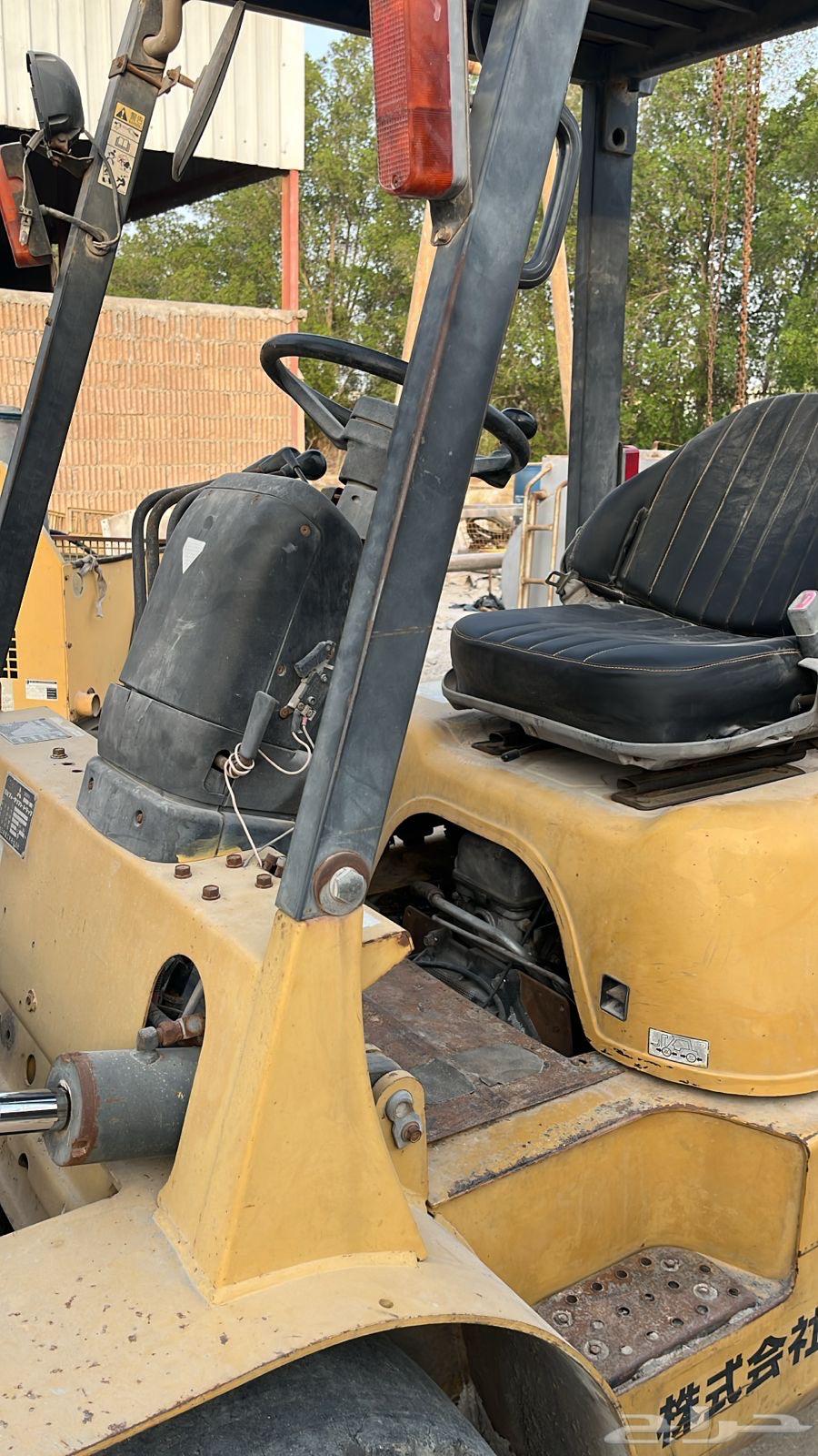 فوركلفت متسوبيشي للبيع 3 طن64369630412291110