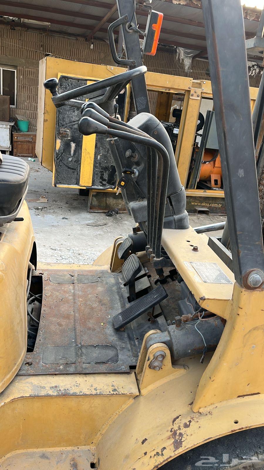 فوركلفت متسوبيشي للبيع 3 طن64369630412291111