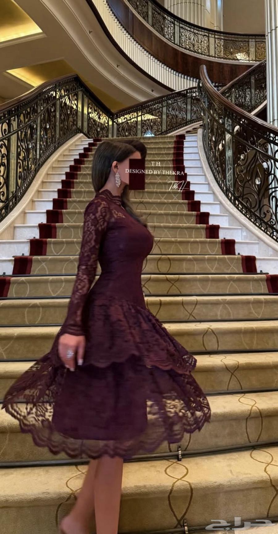 Plum-colored lace dress. Very luxurious and newly tailored with fine stitching64127318831874110