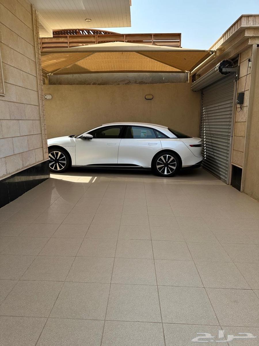 Lucid64367245572866110