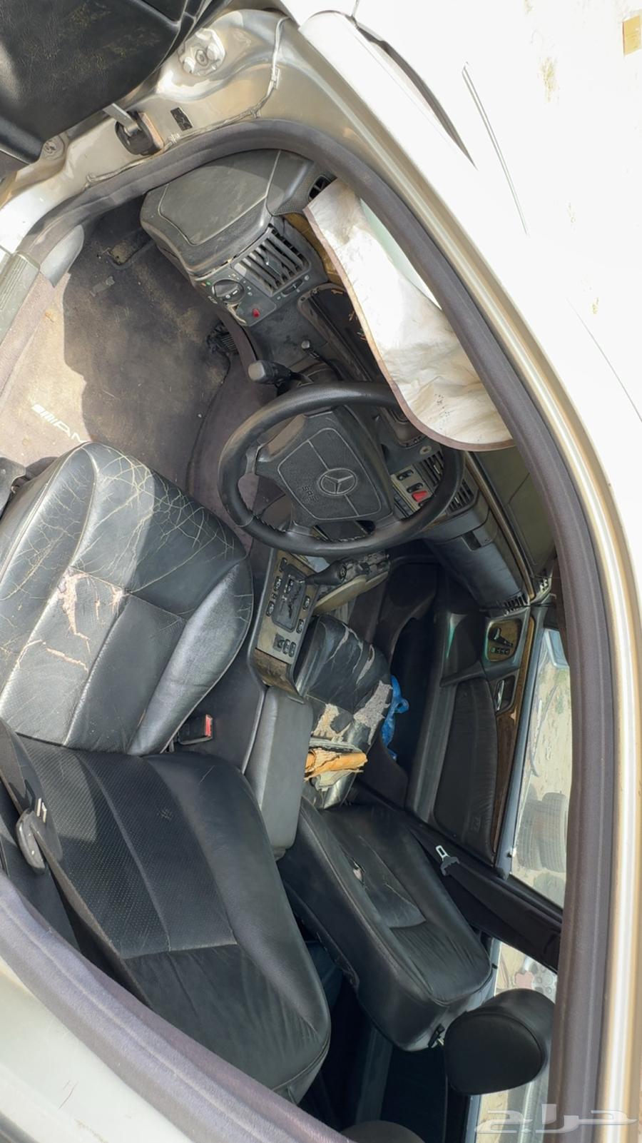 Mercedes with working eyes, dismantled, expired registration for 1 year64377783357825114