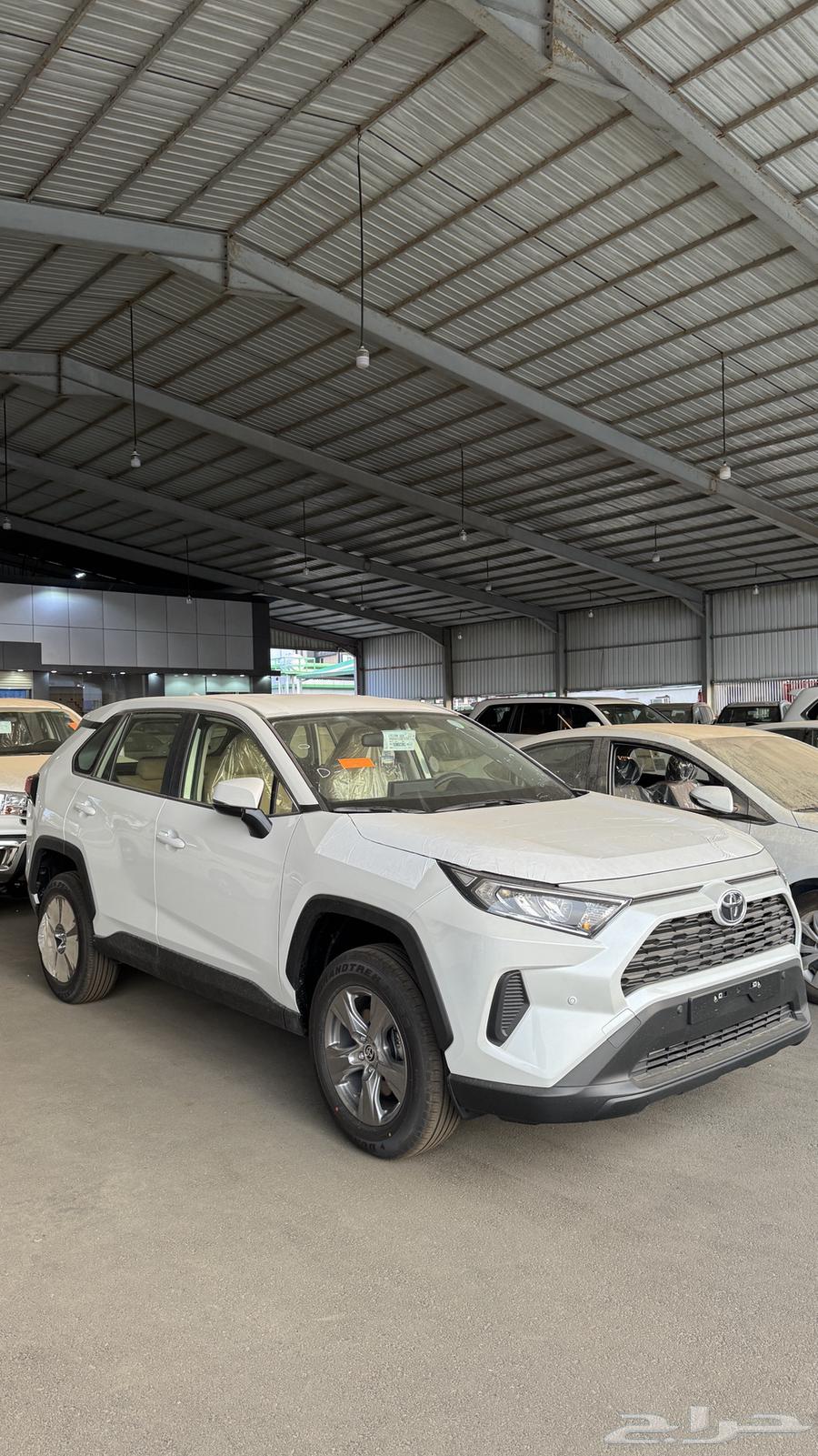 تويوتا راف فور 2025 بنزين LE دبل سعودي ابيض لولوي بطاقة جمرك64382859687937110