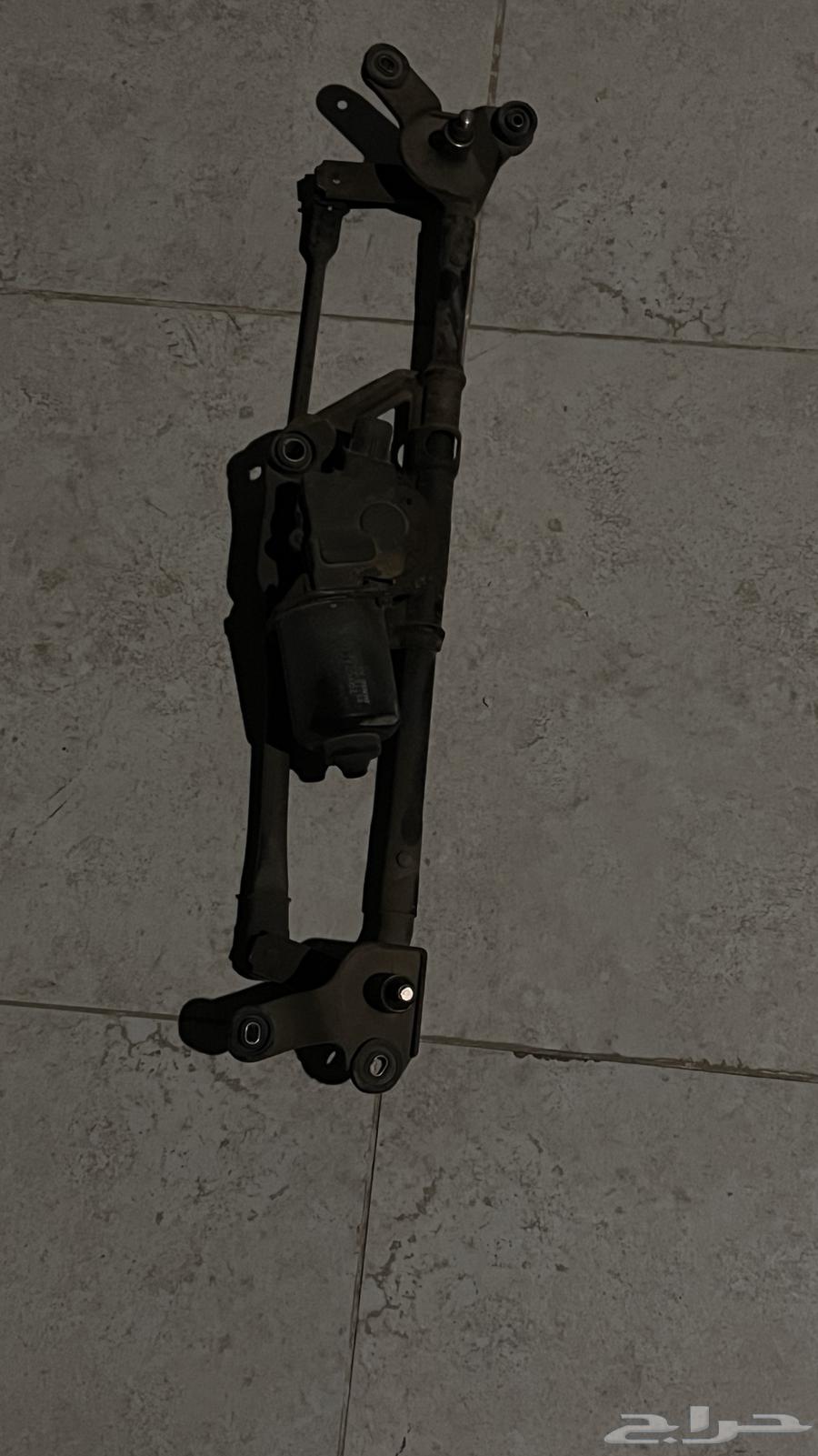 Wiper Arm with Dynamo64372989700099112