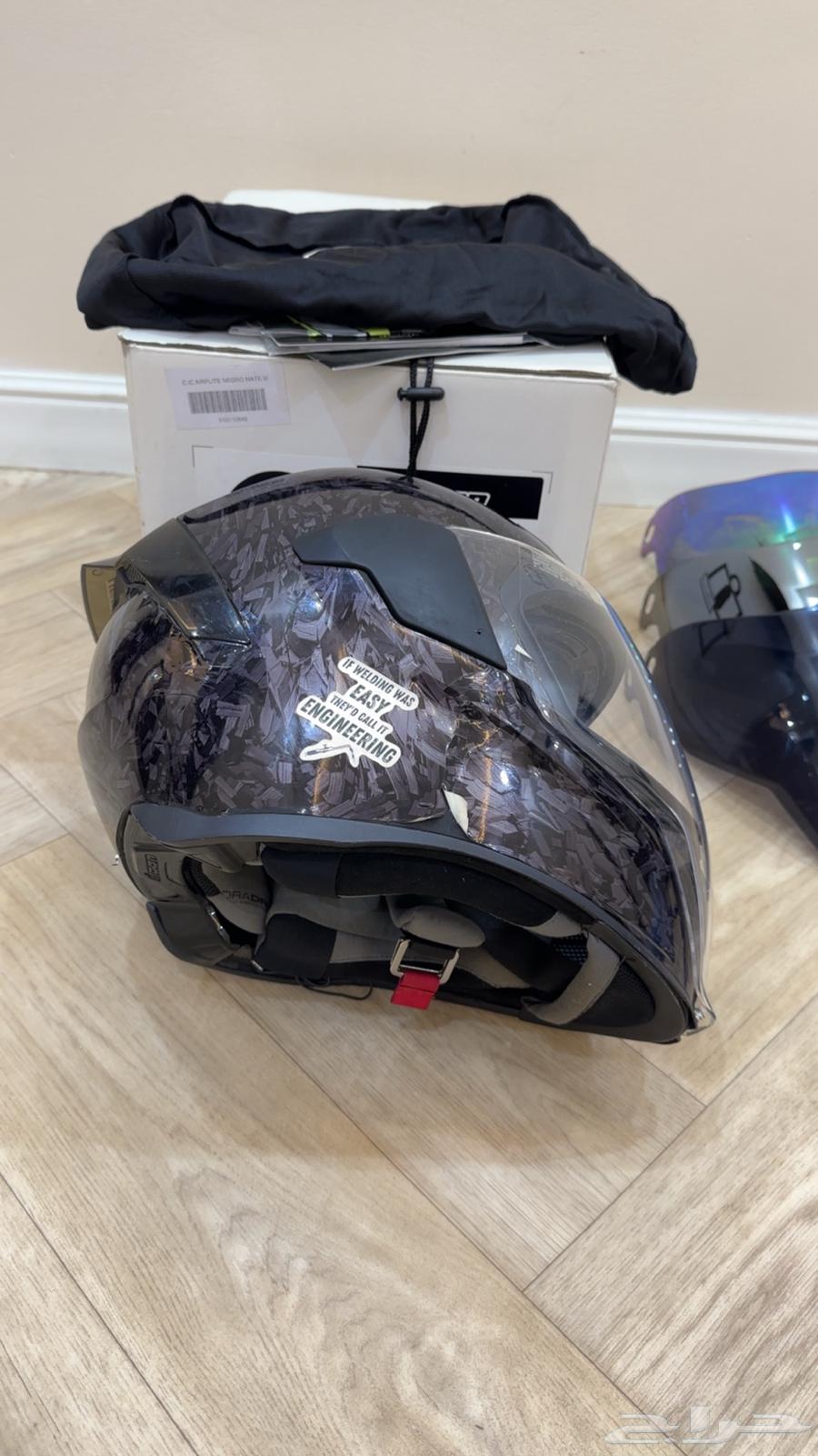 خوذة ايكون اصليه شبه جديدها64378367880705111