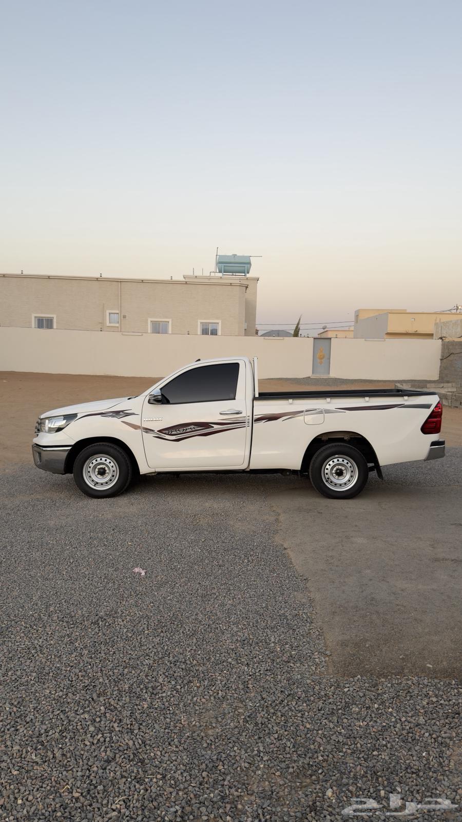 HiLux 202064373403325187112