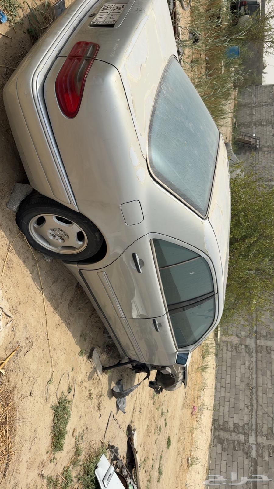 Mercedes with working eyes, dismantled, expired registration for 1 year64377783357825112