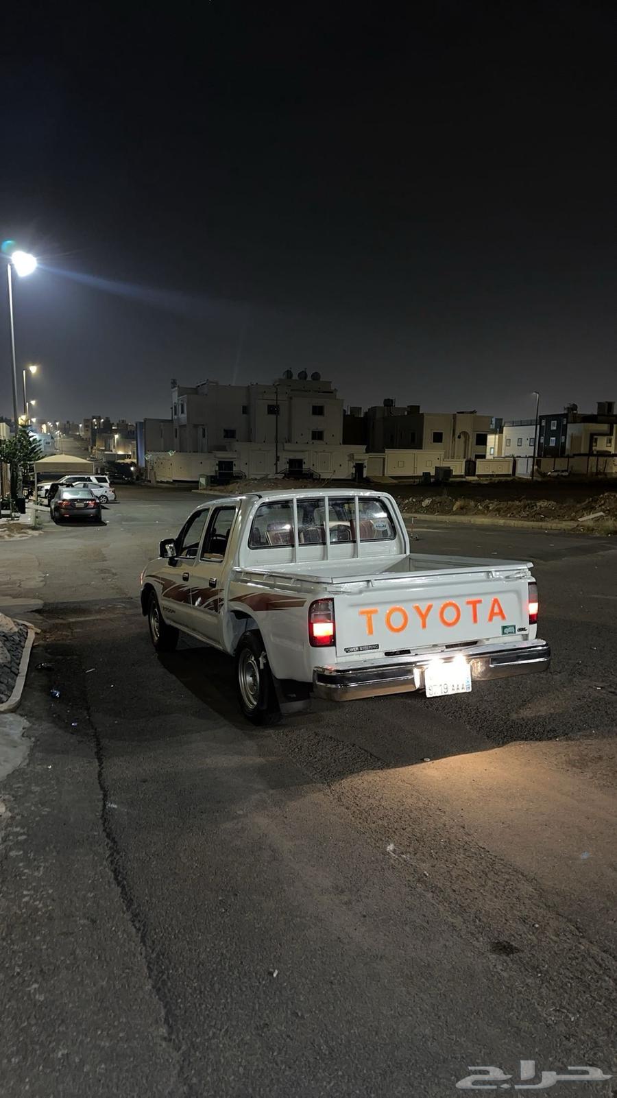 HiLux 200564373373673602110