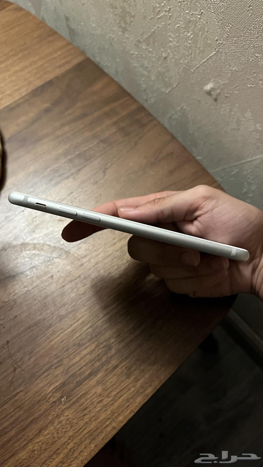 iPhone 7 in very clean condition64150489780610112