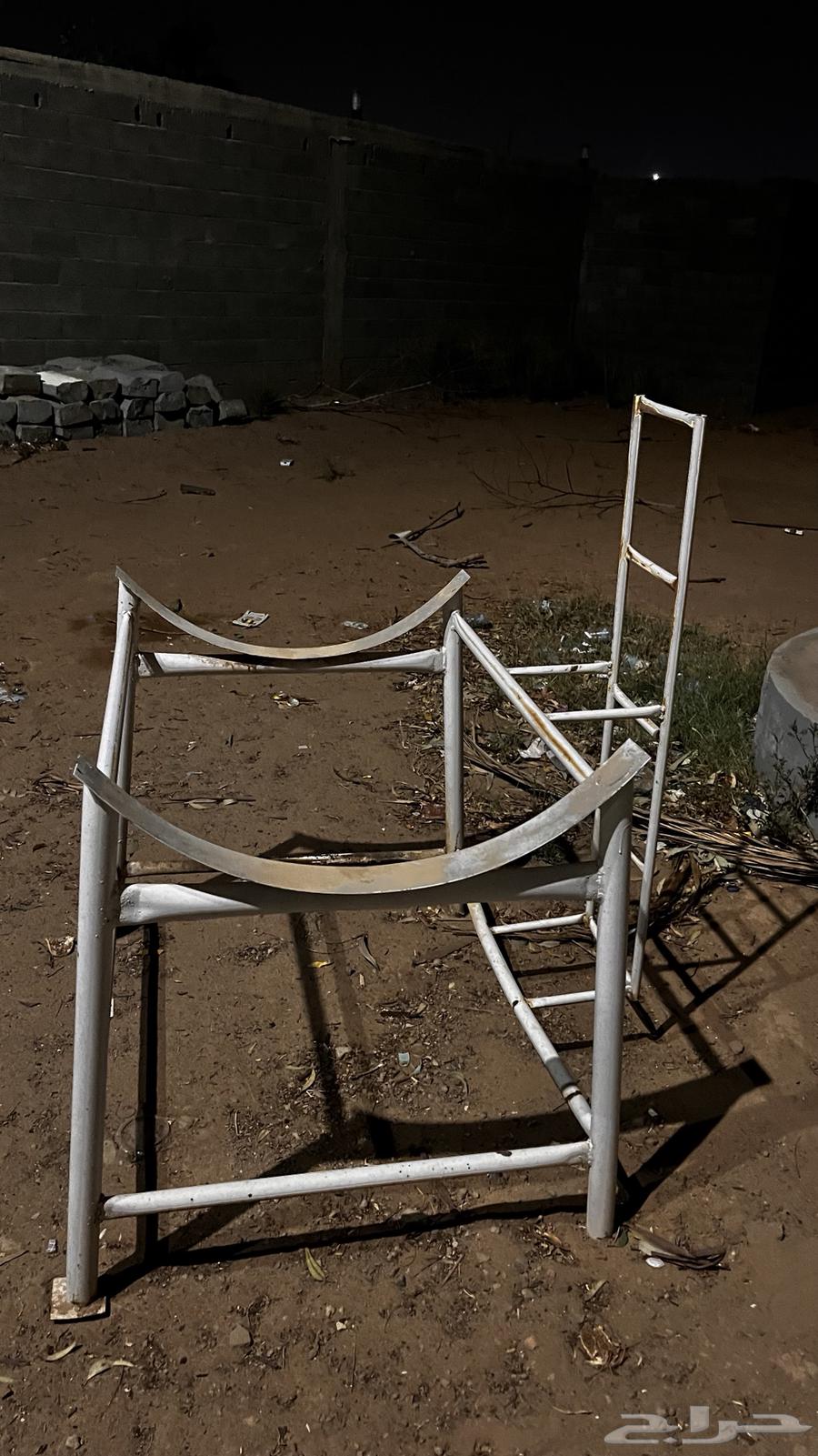 تانكي نضيف للبيع تجي معه قاعده التانكي64373477550977113