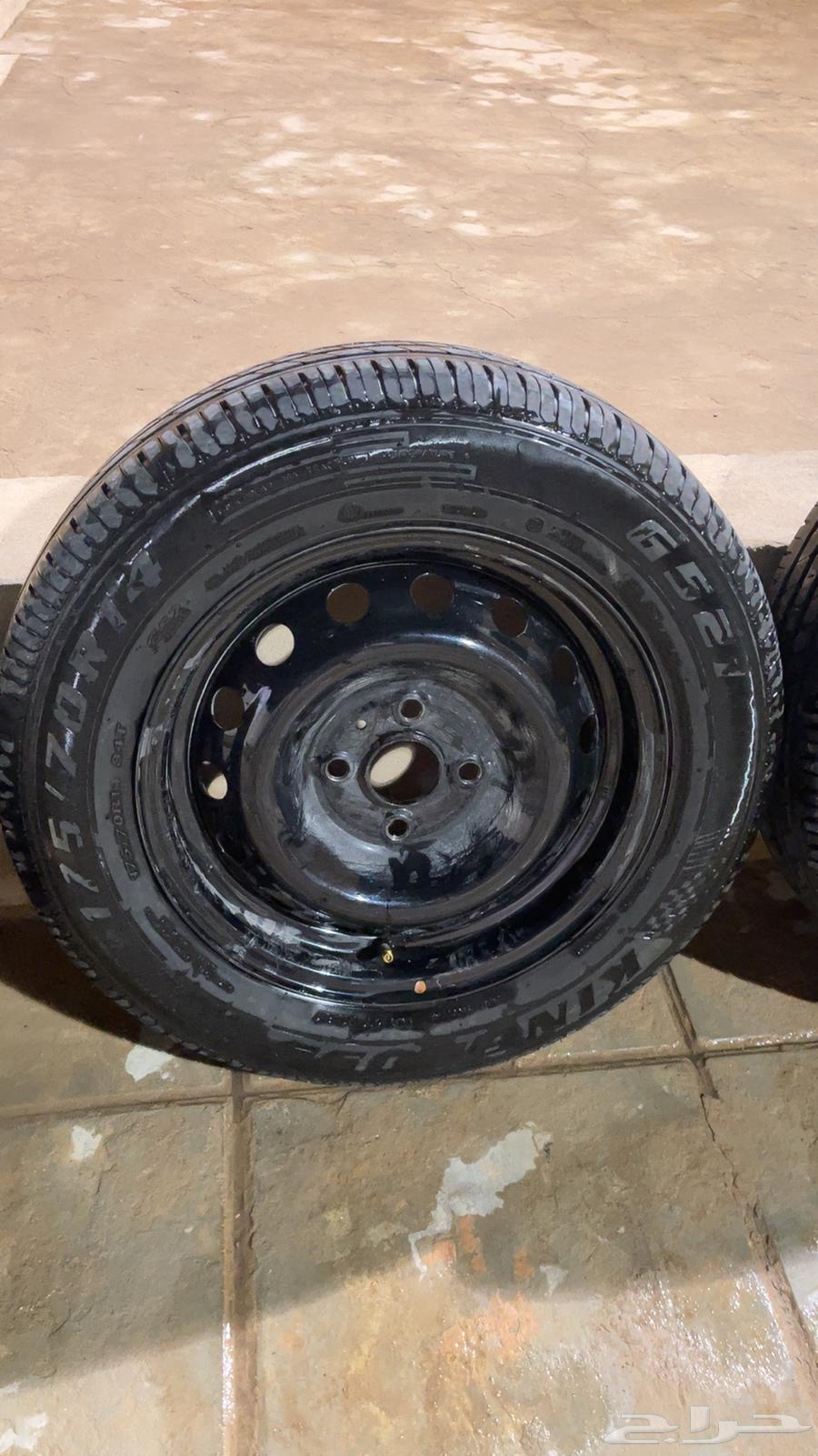 جنوط يارس 15 مقاس 14 نظيفه وكفراتها نظيفه64383344852482113