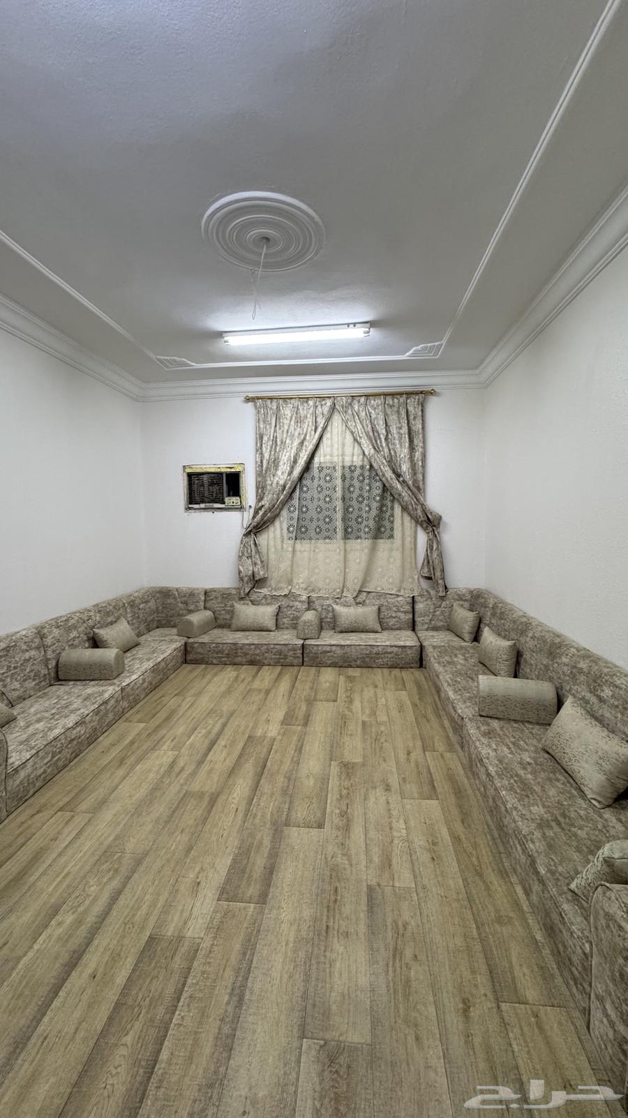 Floor sofa with a star and floor tables64145927964674110
