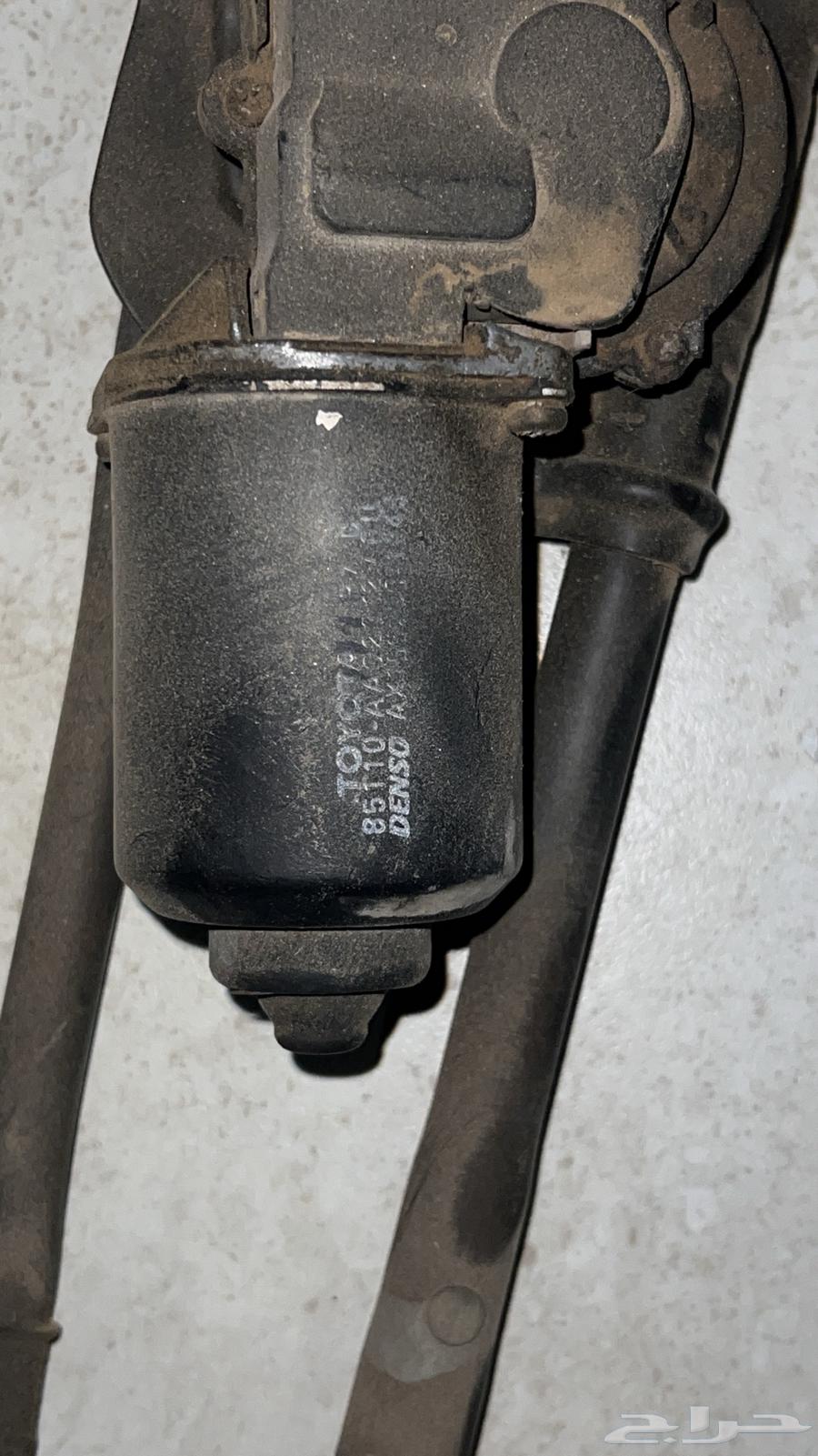 Wiper Arm with Dynamo64372989700099114