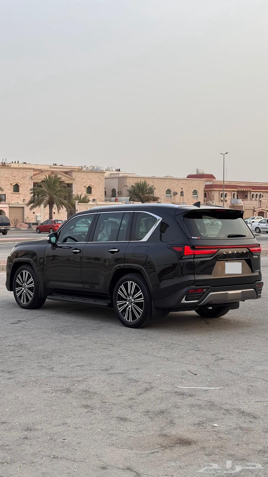 جيب لكزس 202364384994125697110