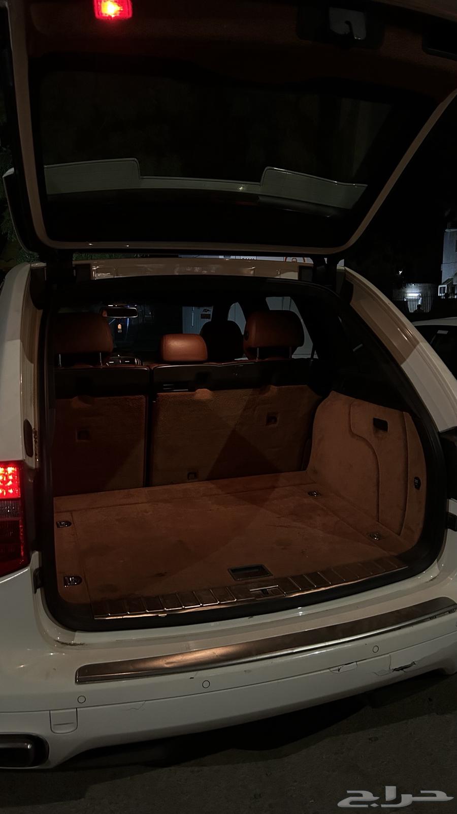 Porsche Cayenne 2009 model with twenty-two thousand and three thousand mileage64385021463042112