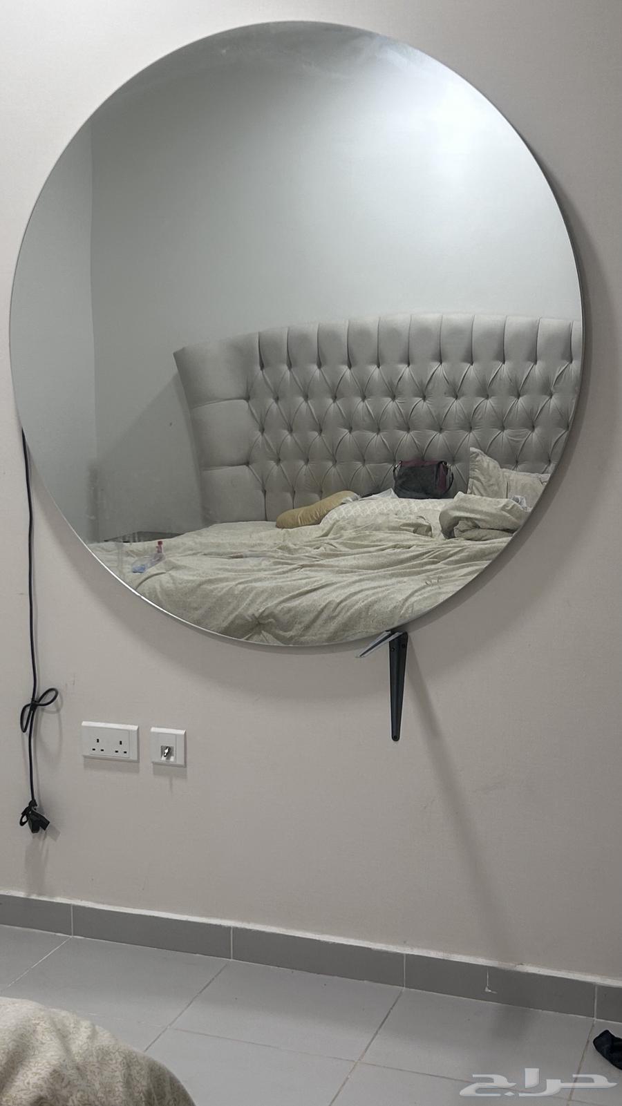 New large round mirror with lighting 150 meters reason for sale travel64151565340802110