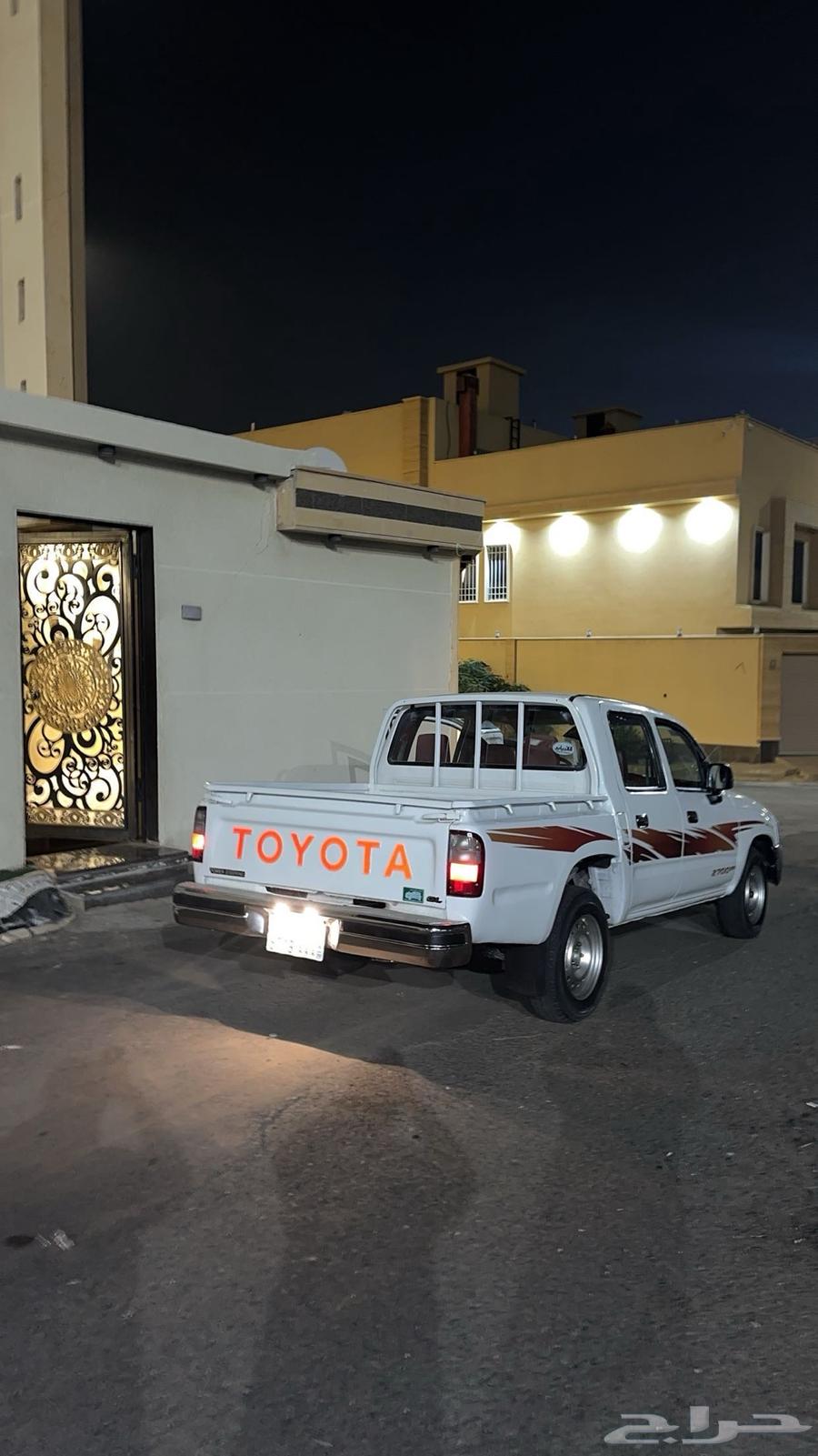 HiLux 200564373373673602113