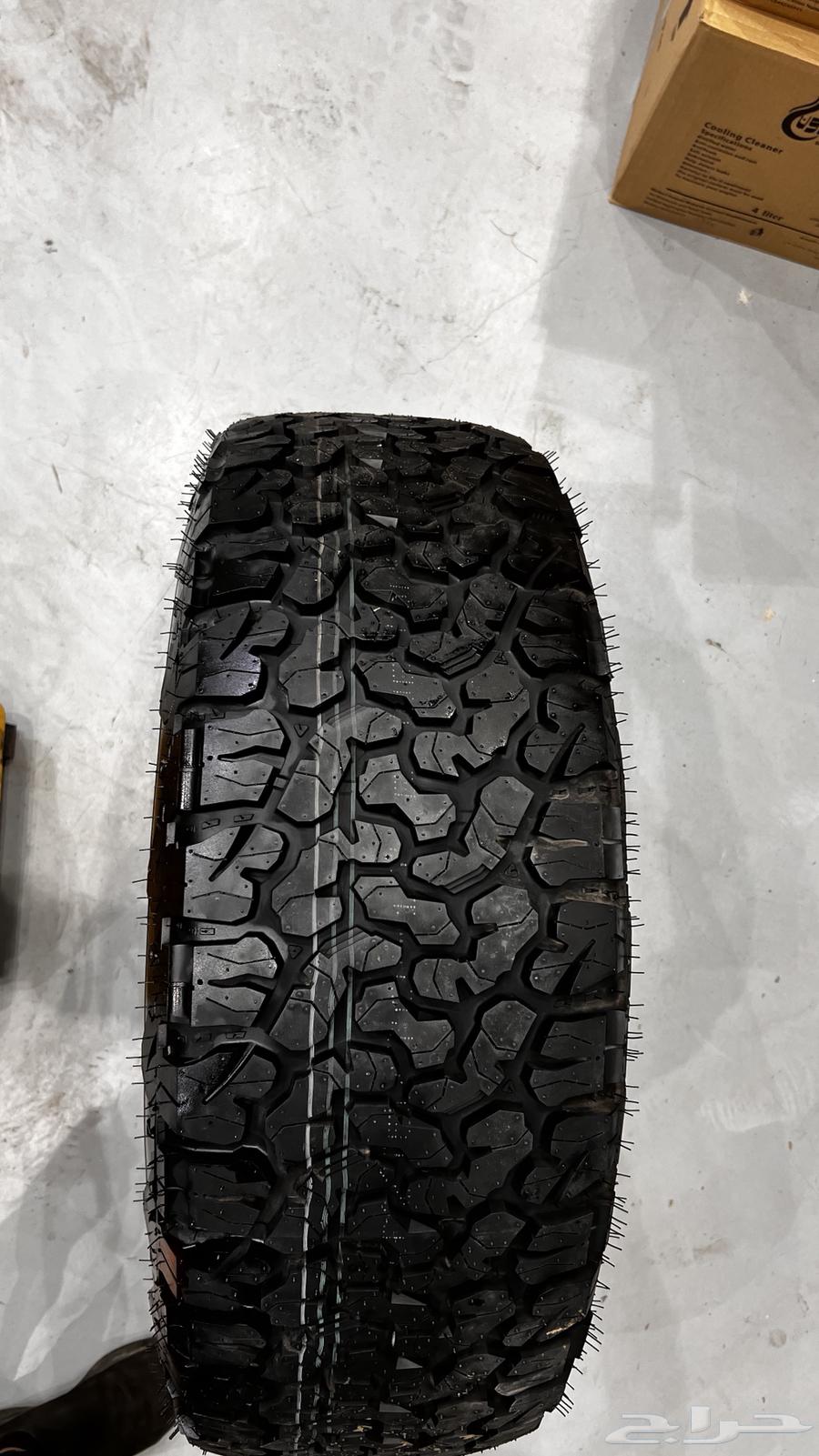 275 70 17 Stone Tire and Week 33 Date 202364385174730114111