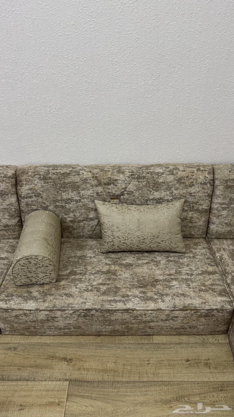 Floor sofa with a star and floor tables64145927964674111