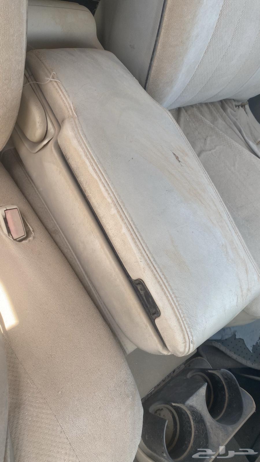 تكاية لنكن مع حامل اكواب و فتحات تكييف خلفية64377063963138110