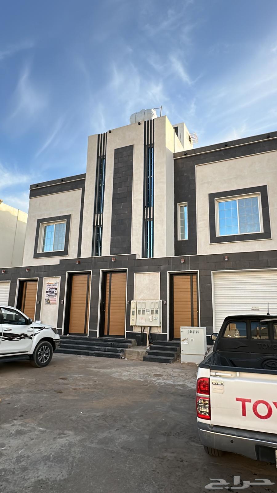 شقة ارضيه وفلة روف حي الصفاء تبوك63613322165379110