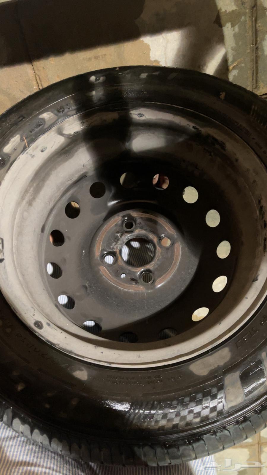 جنوط يارس 15 مقاس 14 نظيفه وكفراتها نظيفه64383344852482110