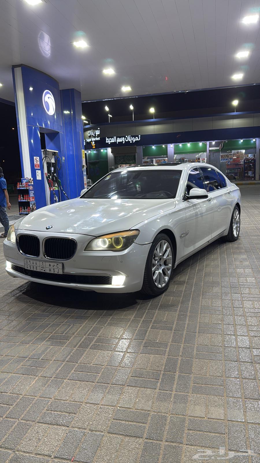 بي ام دبليو74064372565157122112