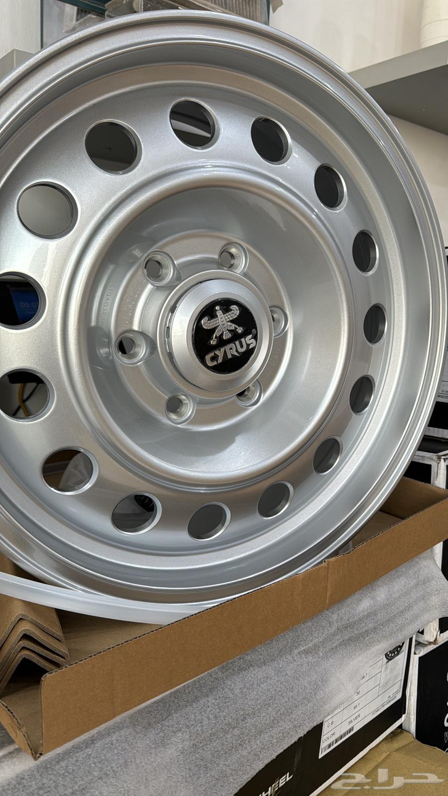 للبيع جنوط لاندكروزر سيريوس اصلي(هلل)64381466399235112