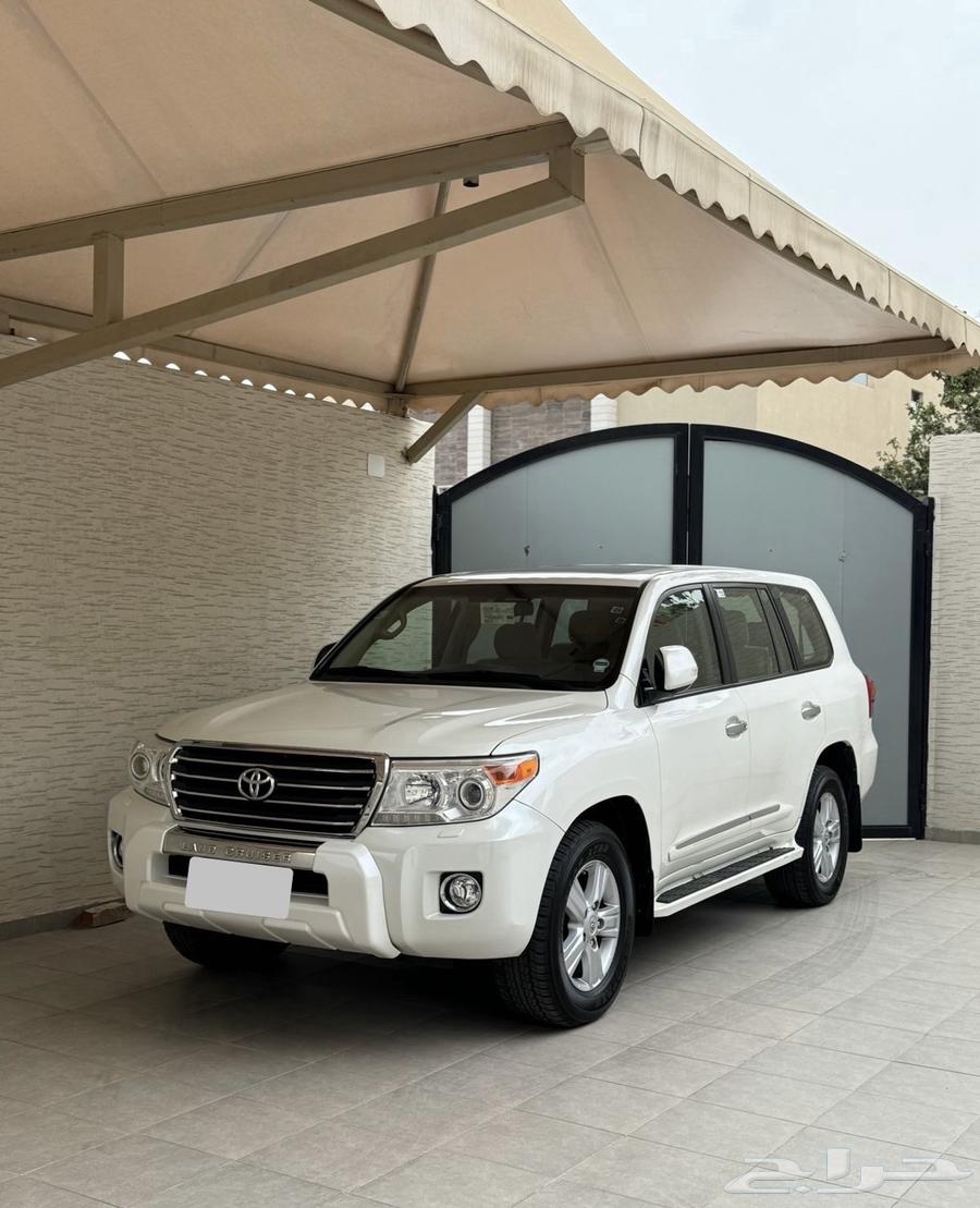 لاندكروزر 2014 GXR3 فل كامل سعودي64380041908482110