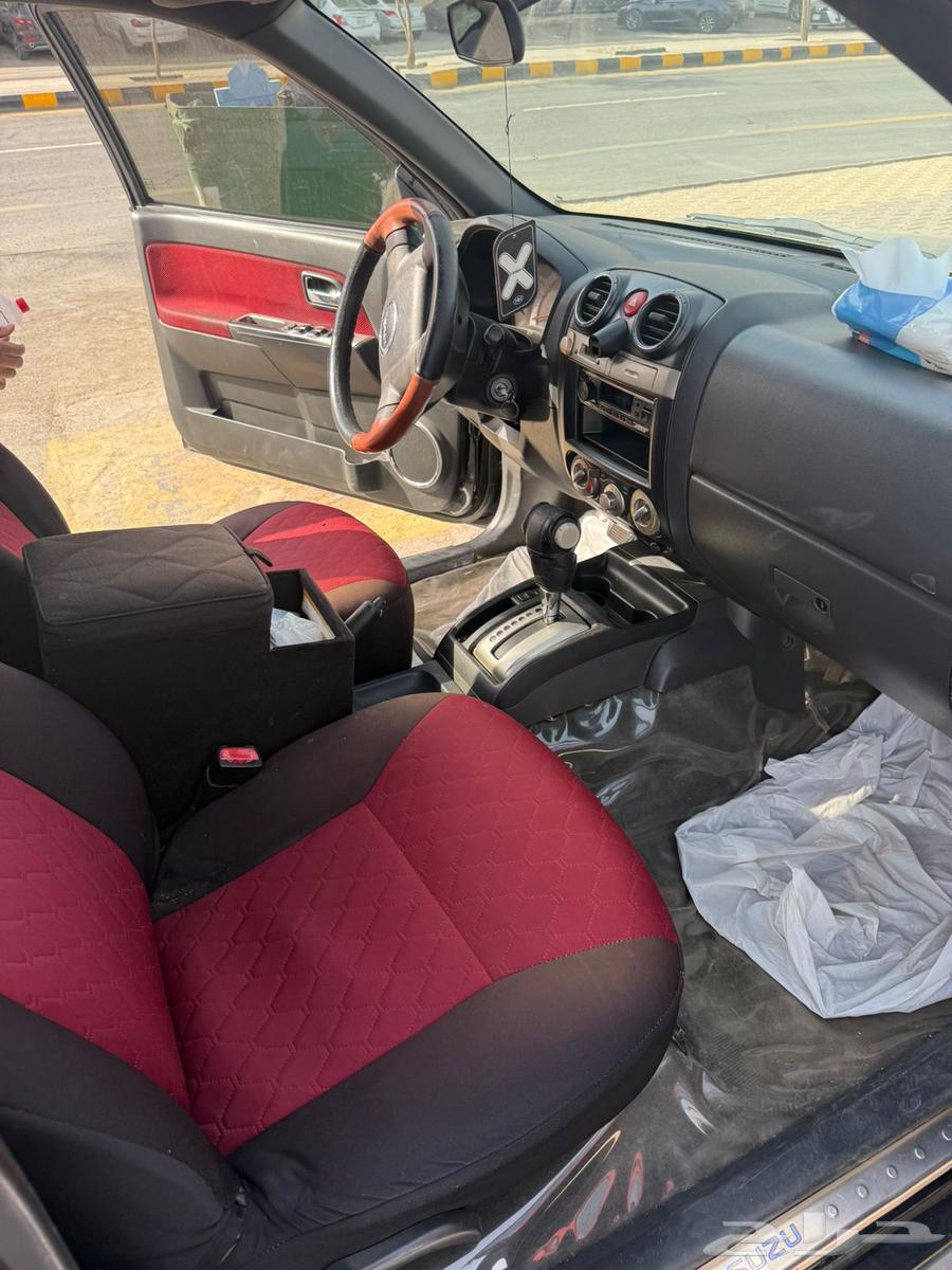 Isuzu 2011 D-Max unit64385133420290114