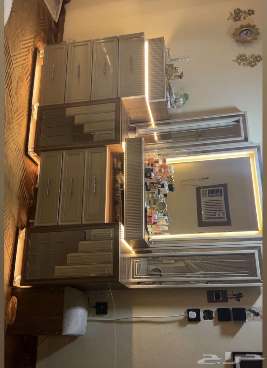 Clean bedroom, used for only two years, originally purchased as Turkish-made64153612355074111