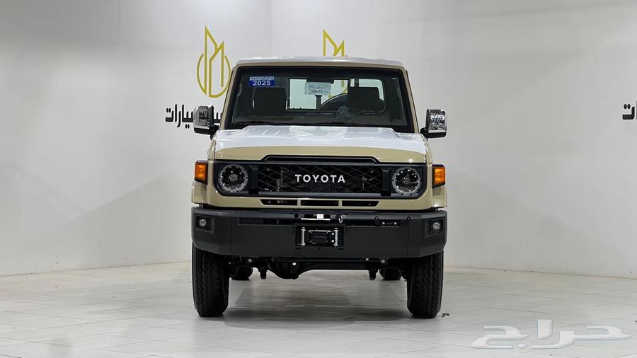 تويوتا شاص V6.2025فل كامل رفرف بريمي بنزين 40عام قير عادي64377535246339112