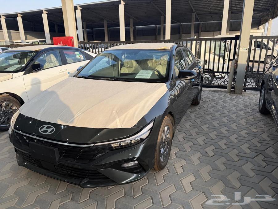 Hyundai Elantra Smart and Smart Plus 202564379239103746110