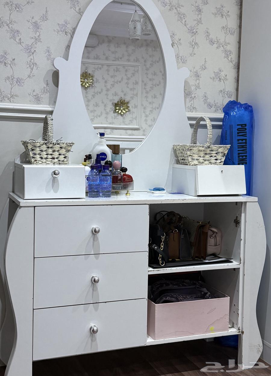 تسرحيه نظيفه ولكن الباب مكسور64147153592450110