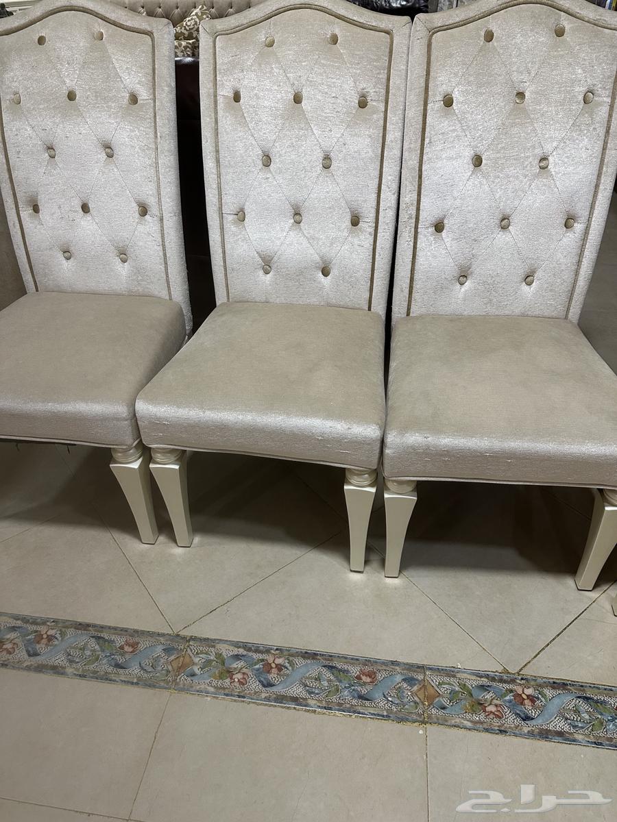 Velvet Dining Table Set with 8 Chairs, Mirrors, and Sideboard64167545518850110
