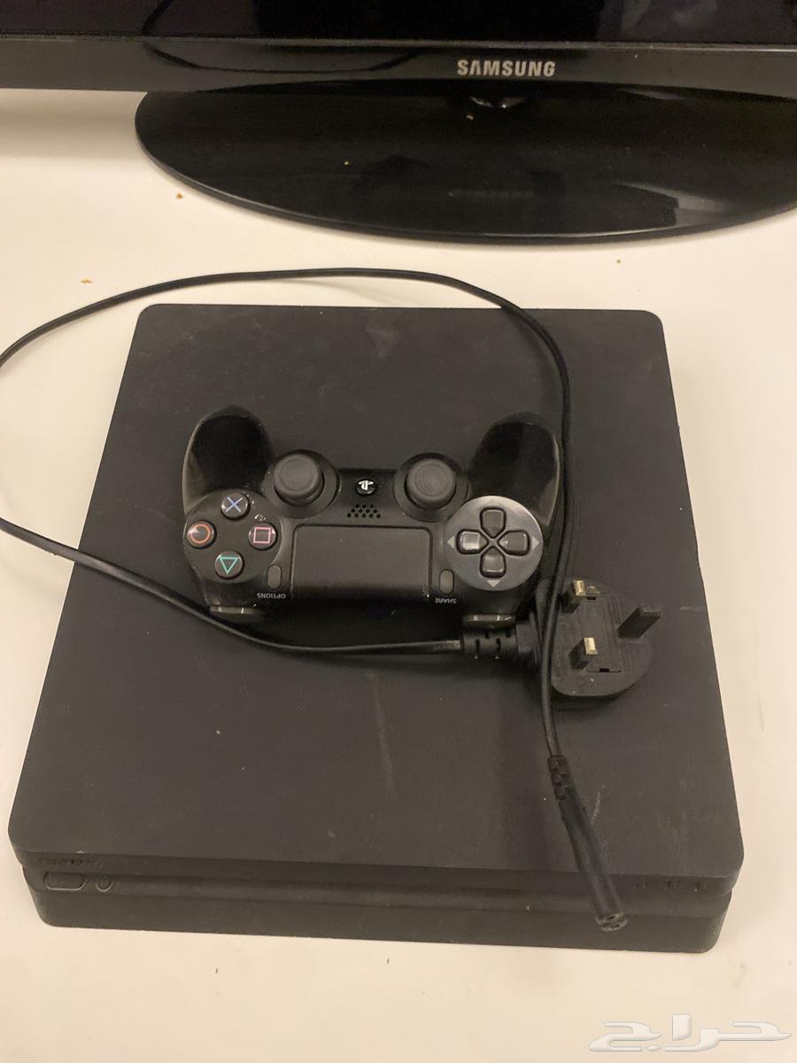Used Sony 4 with three tapes, cable, and a Sony hand controller64145766553475113