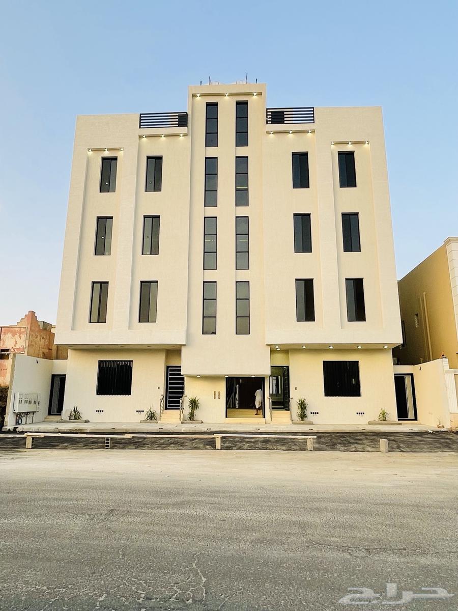 Upper-floor apartments for sale with rooftop in Al Mahallah63613325973762110